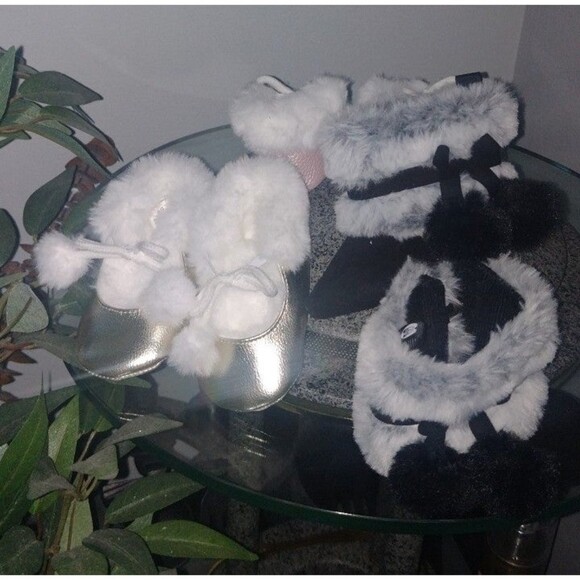 Faux Fur Baby Shoe Bundle 0-12 Months - Picture 1 of 8